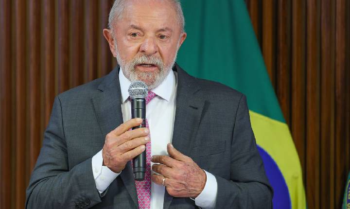 Lula diz que país não precisa de escola cívico-militar na educação