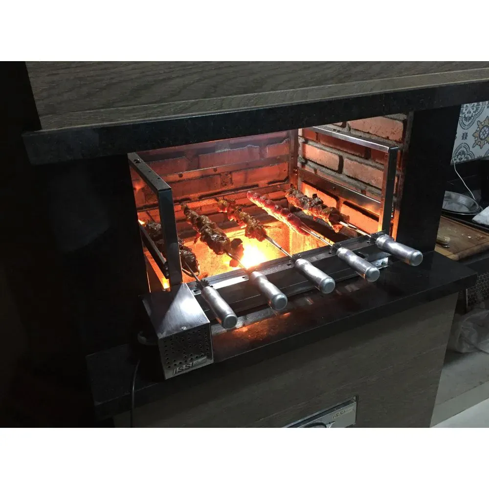 CHURRASQUEIRO COM EXPERIÊNCIA 