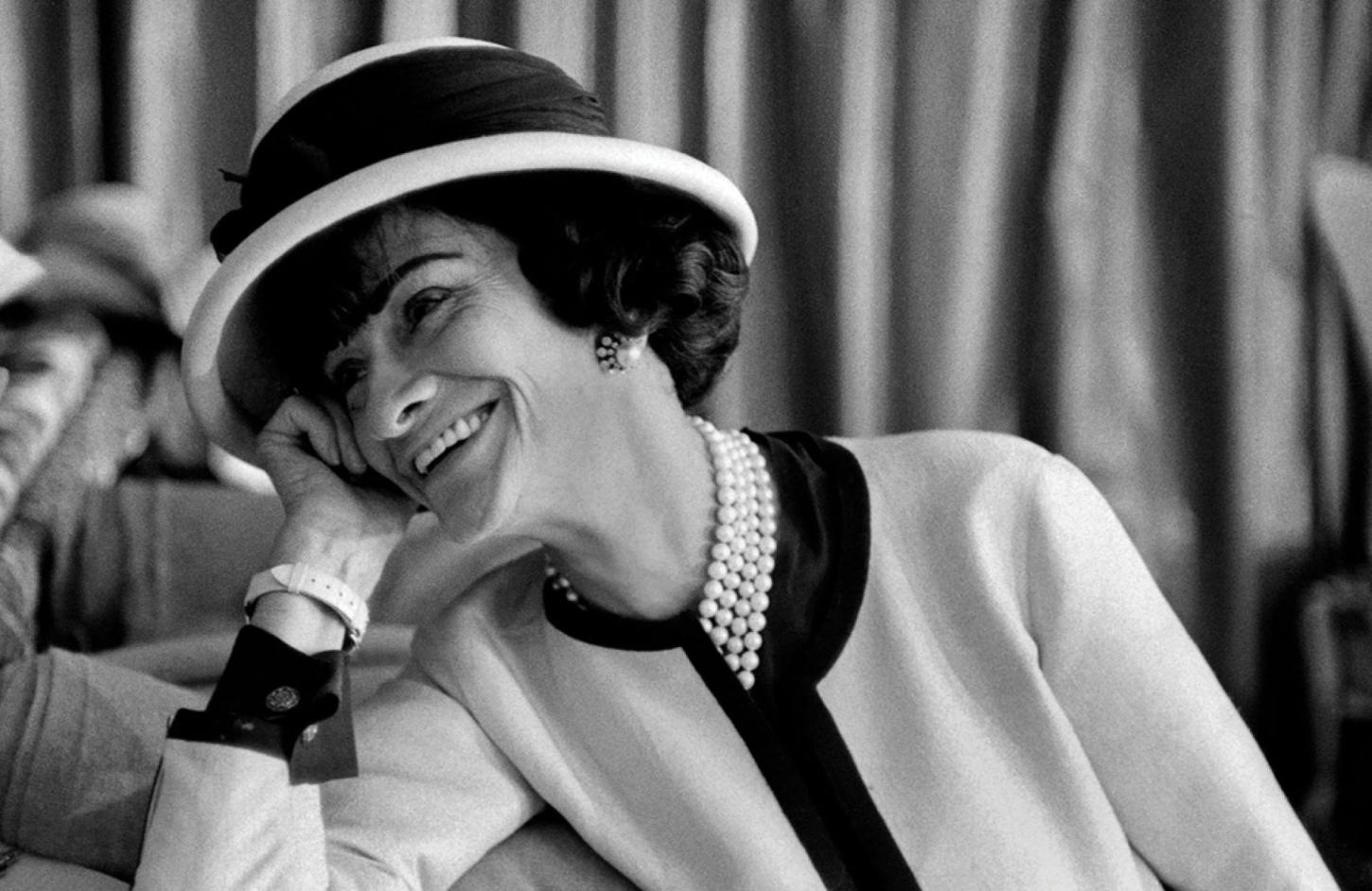 Coco Chanel: Com Estilo e Alta Classe, Modelou e Perfumou Paris